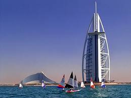 Burdž Al-Arab zo zadu 